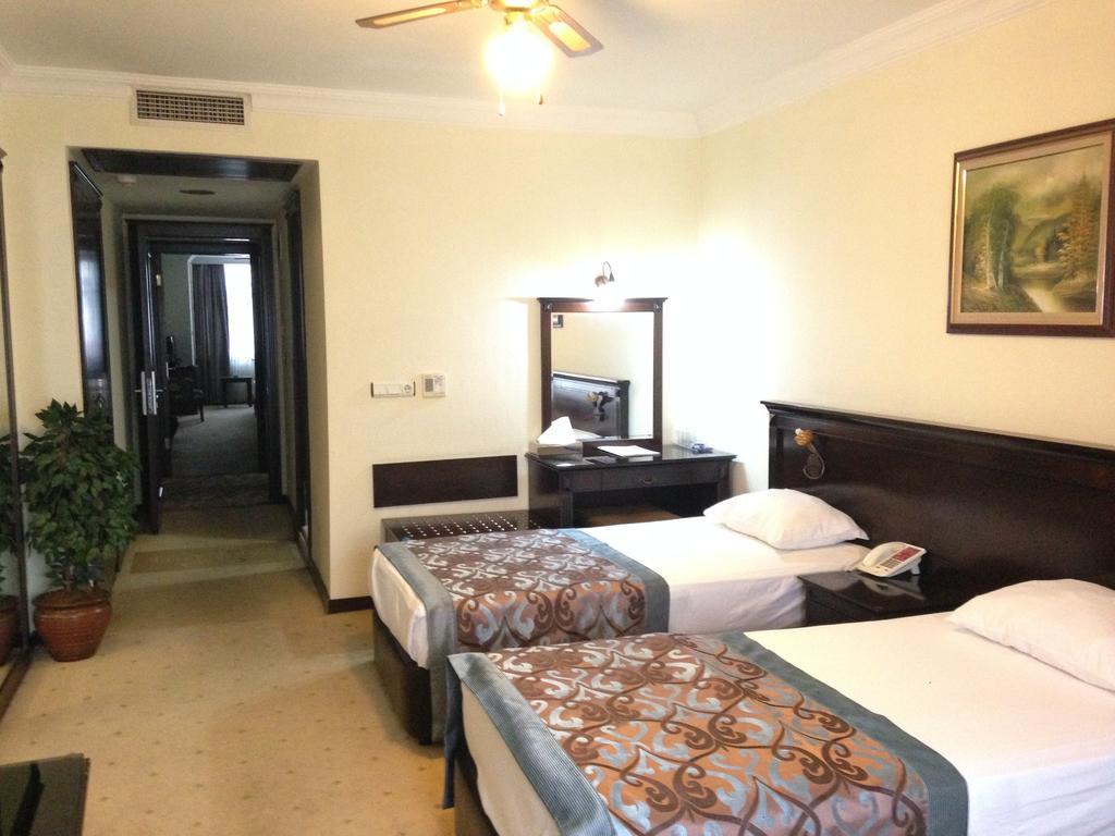 Omur Hotel Akcay  Εξωτερικό φωτογραφία