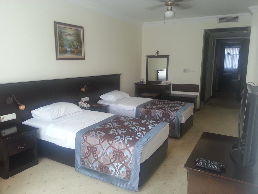 Omur Hotel Akcay  Δωμάτιο φωτογραφία