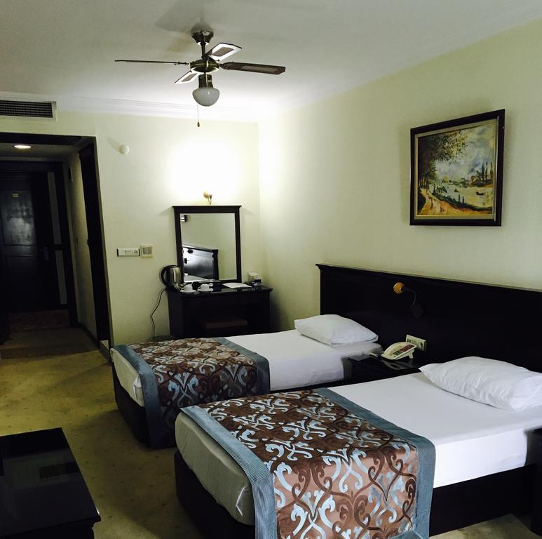 Omur Hotel Akcay  Εξωτερικό φωτογραφία